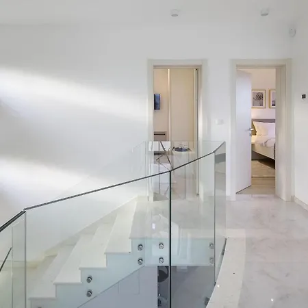 Tina * Privlaka (Zadar)