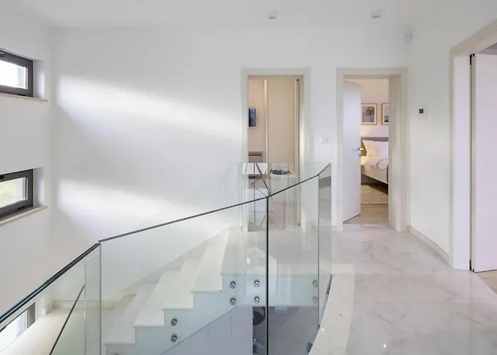 Tina * Privlaka (Zadar)