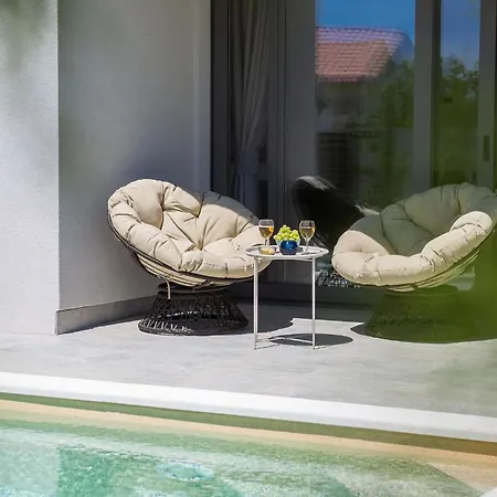 Holiday home Tina *